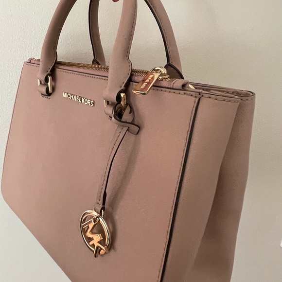 Michael Kors two way bag - Picture 15 of 15